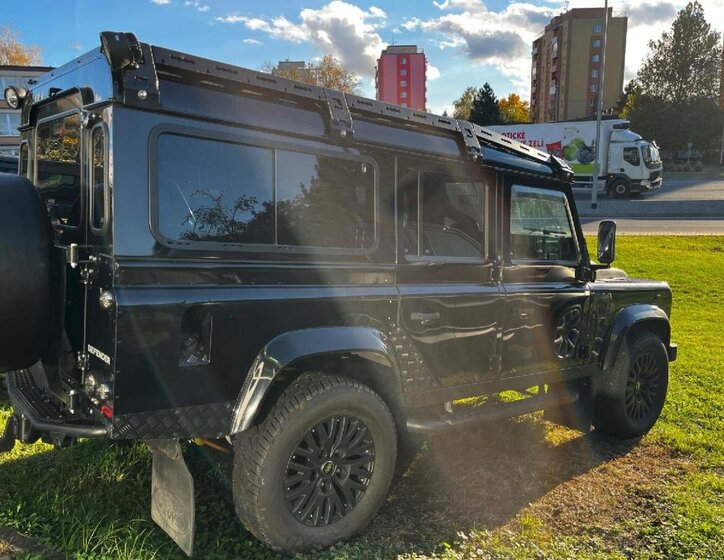 Land Rover Defender SUV / Terénní 2,2 l 90 kw