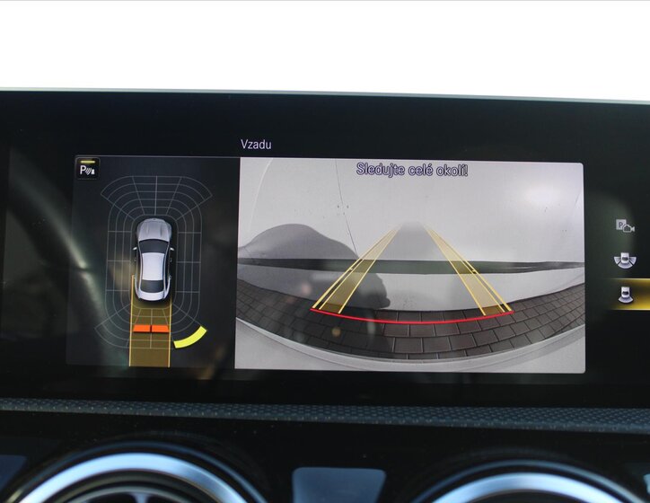 Mercedes-Benz CLA Sedan 2,0 l 140 kw