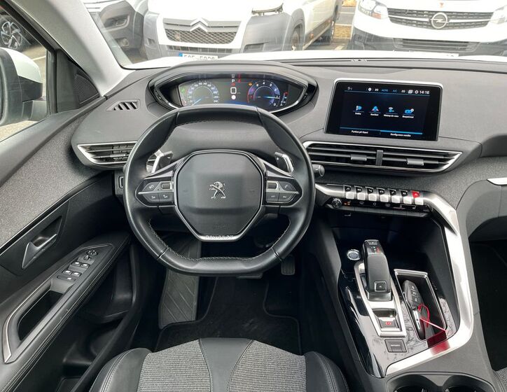 Peugeot 3008 8
