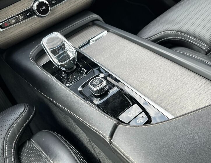 Volvo XC90 SUV / Terénní 2,0 l 335 kw