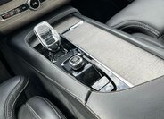 Volvo XC90 SUV / Terénní 2,0 l 335 kw