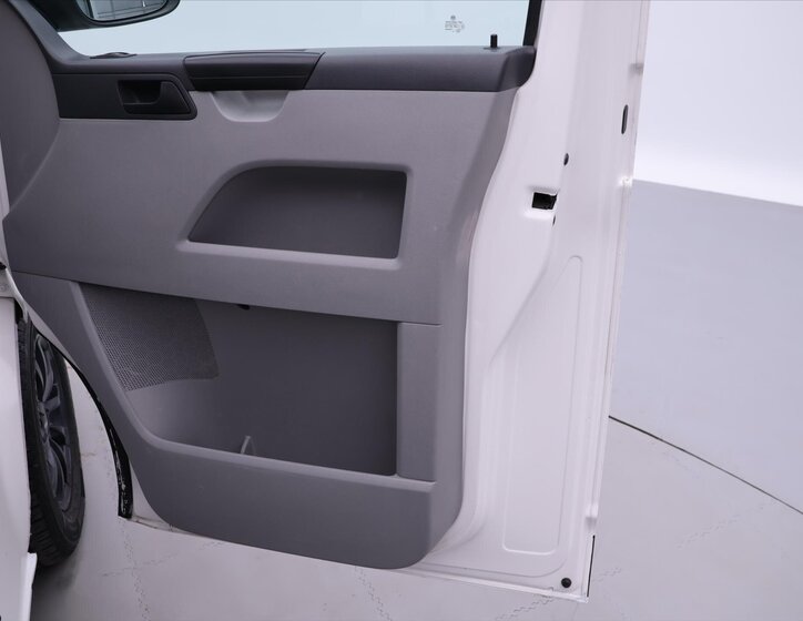 Volkswagen Transporter Kombi 2,0 l 75 kw