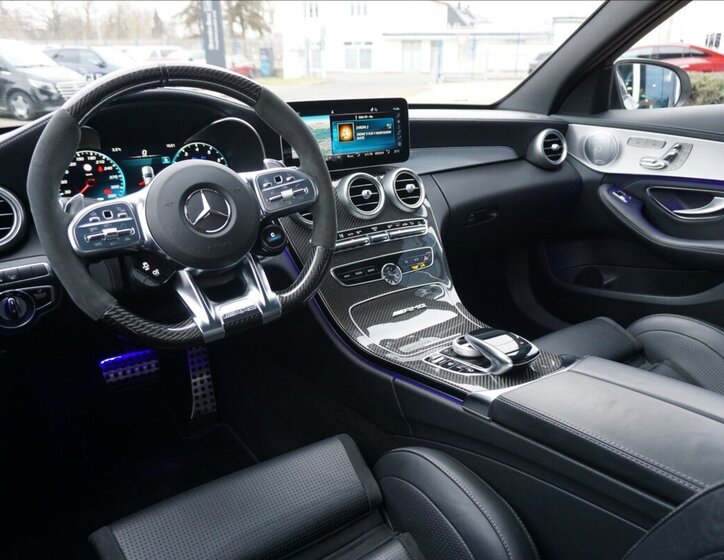 Mercedes-Benz Třídy C Sedan 4,0 l 375 kw