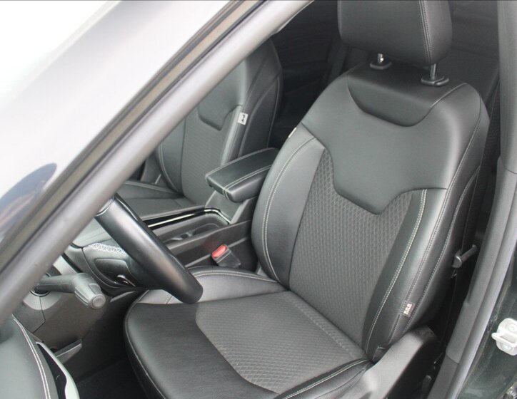 Jeep Compass SUV / Terénní 1,3 l 110 kw