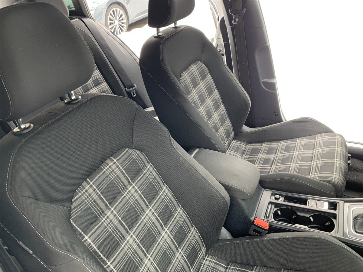 Volkswagen Golf Kombi 2,0 l 135 kw