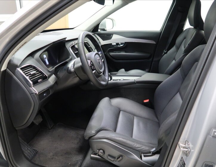 Volvo XC90 SUV / Terénní 2,0 l 184 kw