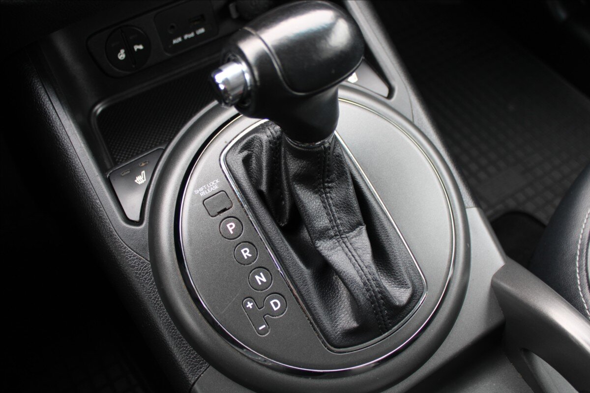 KIA Sportage SUV 2,0 l 120 kw