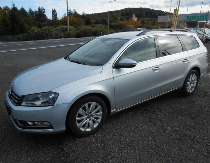 Volkswagen Passat Kombi 1,6 l 77 kw