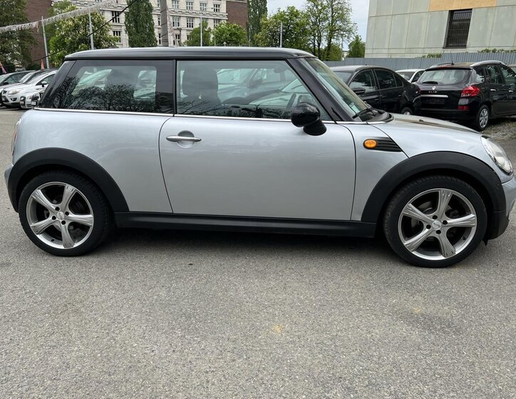 Mini Cooper Hatchback 1,6 l 88 kw
