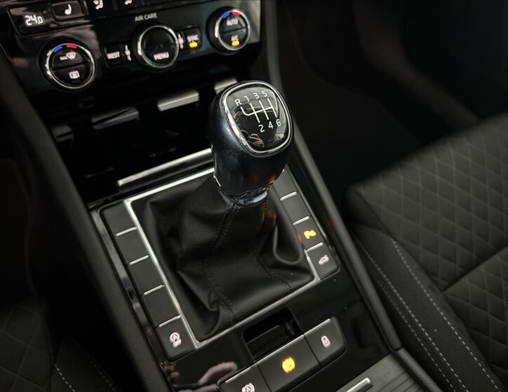 Škoda Superb Sedan / Limuzína 1,4 l 110 kw