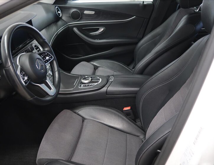 Mercedes-Benz Třídy E Kombi 2,0 l 135 kw