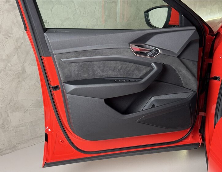 Audi e-tron SUV 0,0 300 kw