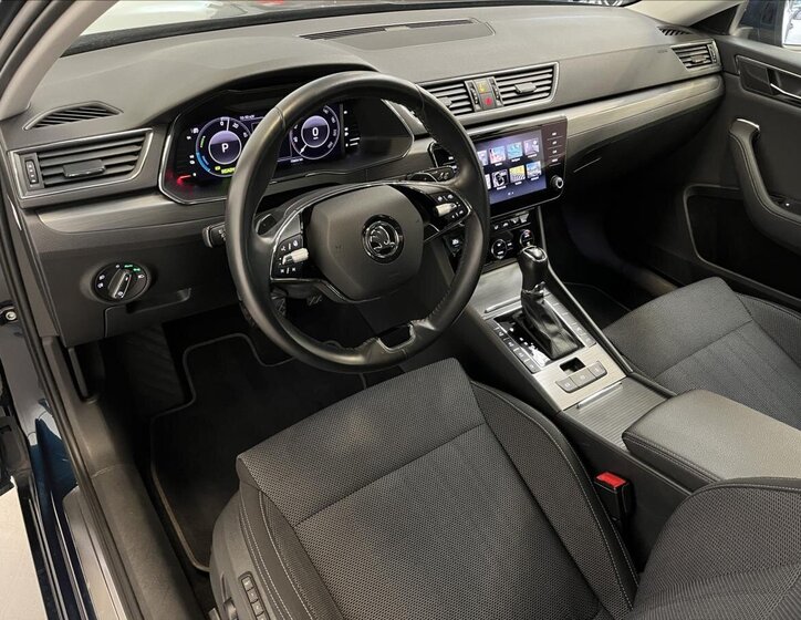 Škoda Superb Liftback 1,4 l 160 kw