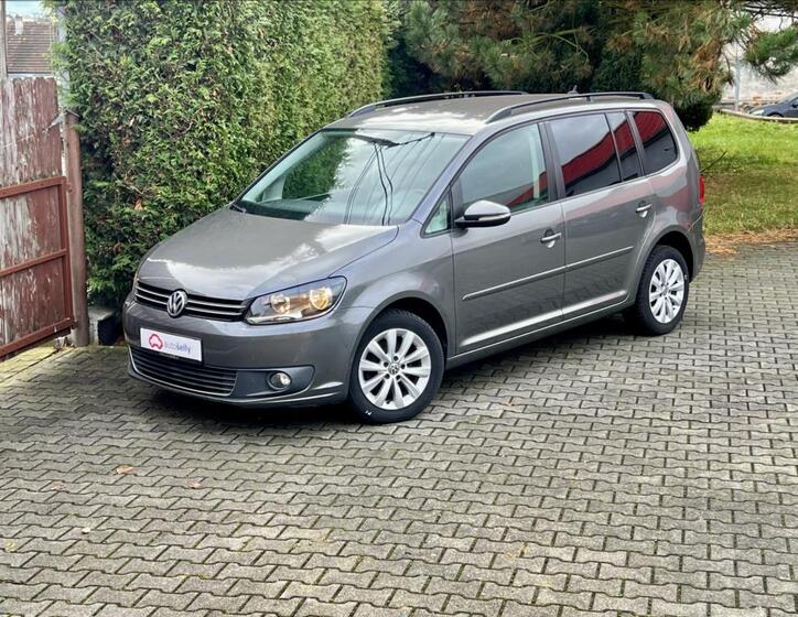 Volkswagen Touran 1