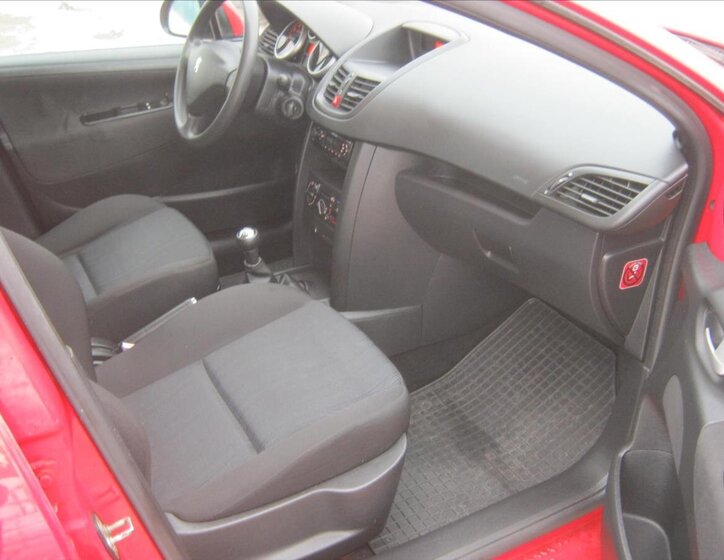 Peugeot 207 Kombi 1,4 l 54 kw