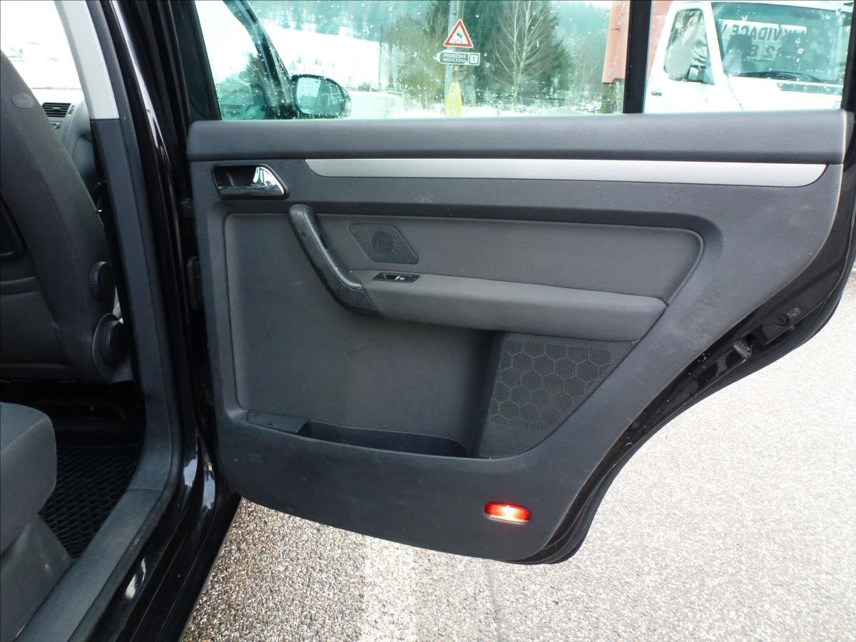 Volkswagen Touran Kombi 2,0 l 100 kw