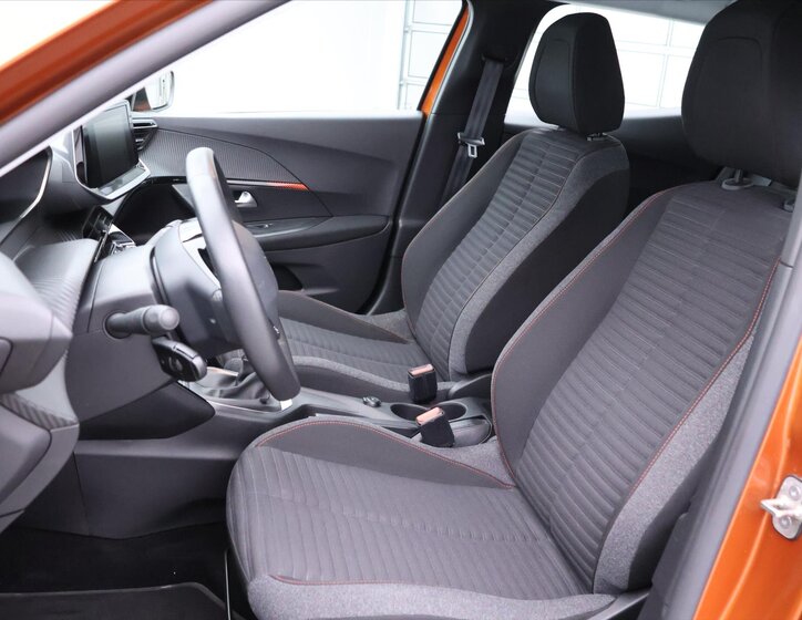 Peugeot 2008 SUV / Terénní 1,2 l 74 kw