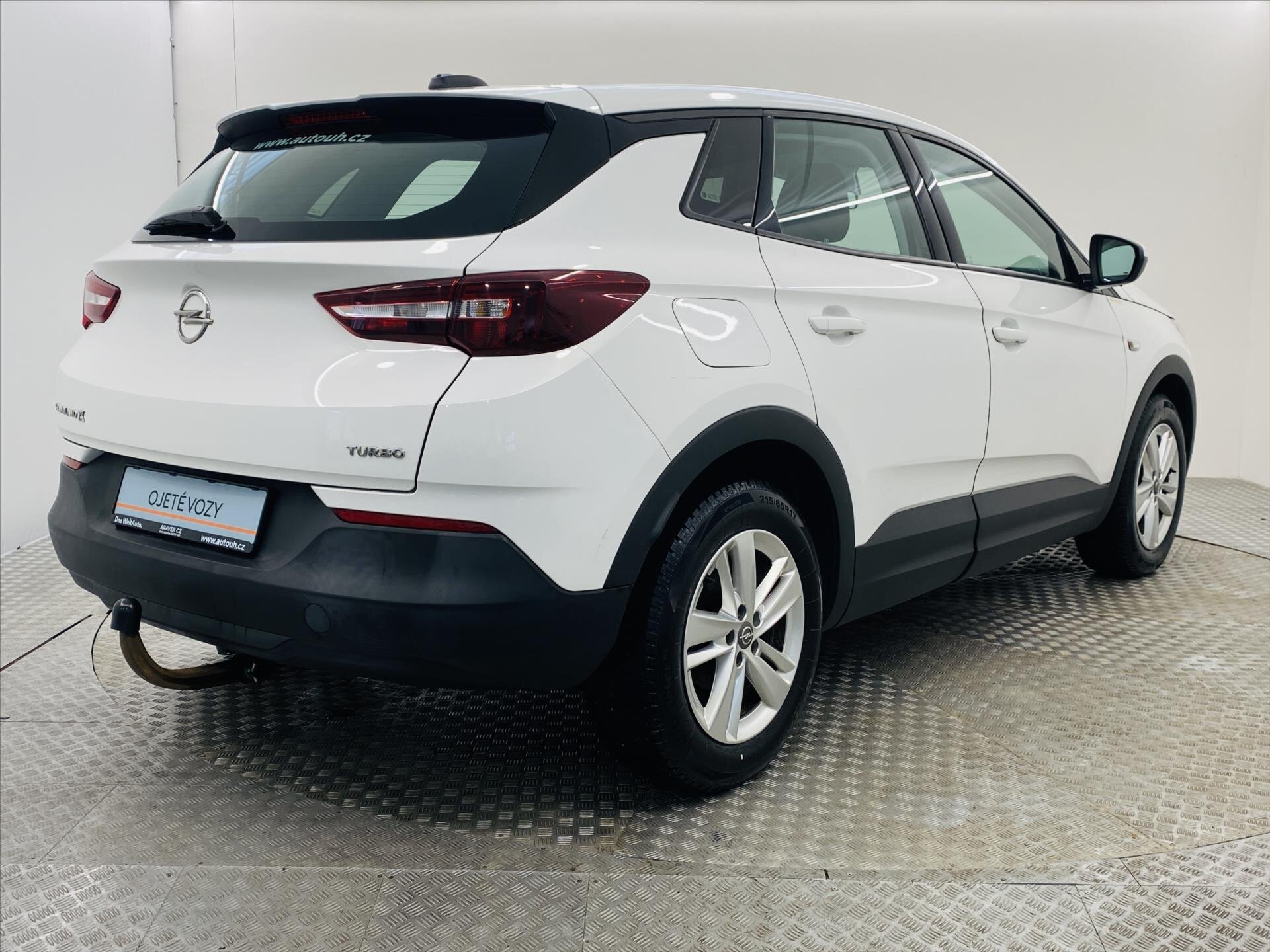 Opel Grandland X SUV 1,2 l 96 kw
