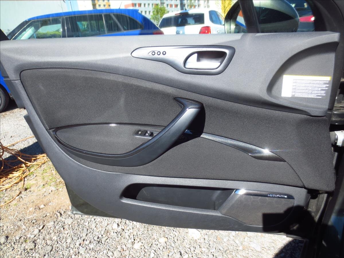 Citroën C5 Sedan / Limuzína 2,0 l 103 kw