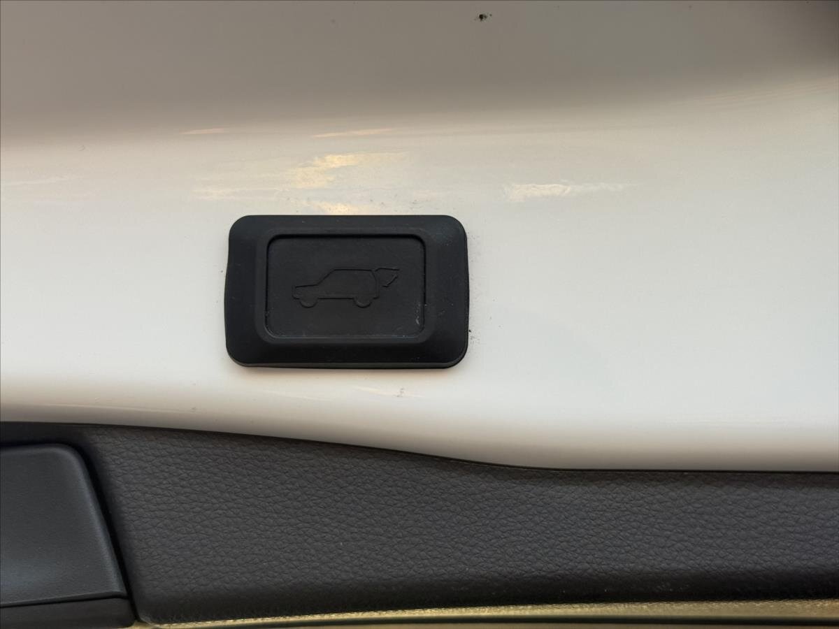 Toyota RAV4 Kombi 2,0 l 129 kw