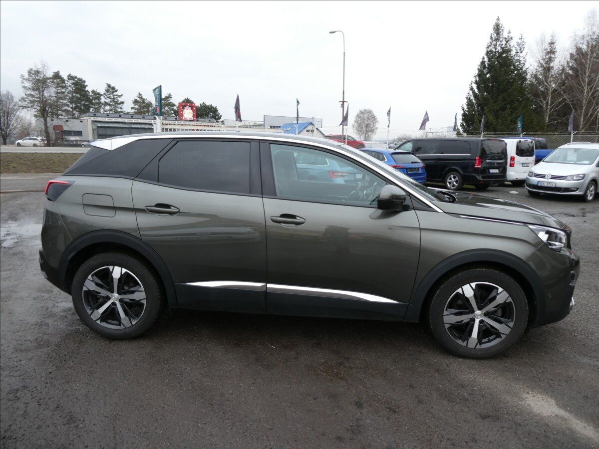 Peugeot 3008 SUV 1,6 l 121 kw