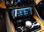 Jeep Grand Wagoneer 26