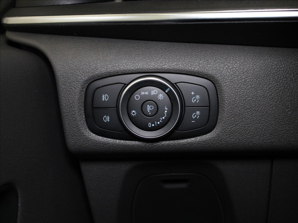 Ford Tourneo Custom MPV 2,0 l 136 kw