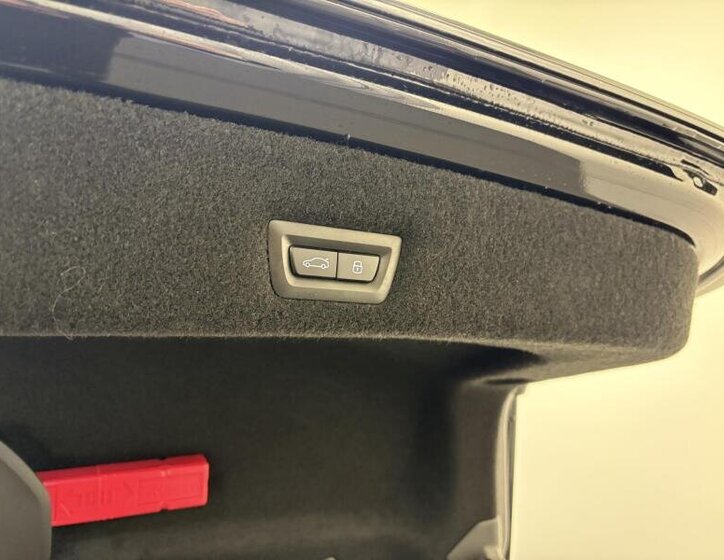 BMW Řada 7 Sedan / Limuzína 3,0 l 220 kw