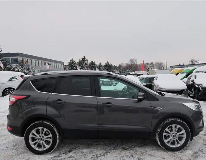 Ford Kuga SUV 1,5 l 110 kw