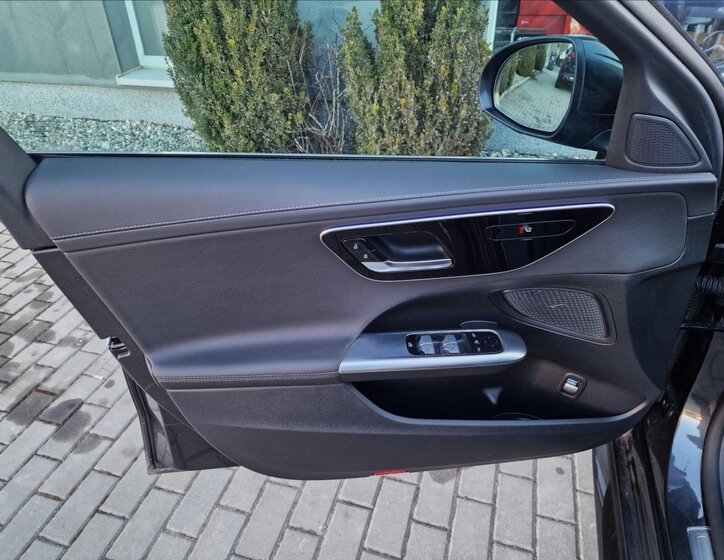 Mercedes-Benz Třídy C Sedan / Limuzína 2,0 l 147 kw