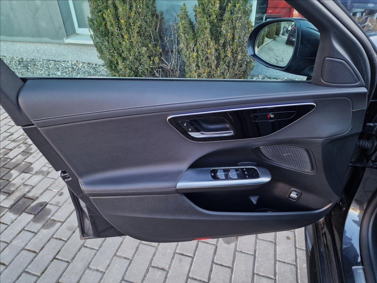 Mercedes-Benz Třídy C Sedan / Limuzína 2,0 l 147 kw
