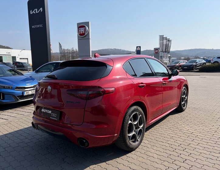 Alfa Romeo Stelvio SUV / Terénní 2,0 l 206 kw