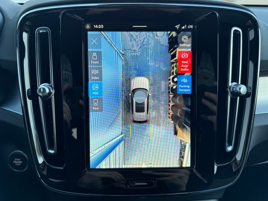 Volvo XC40 SUV / Terénní 2,0 l 120 kw