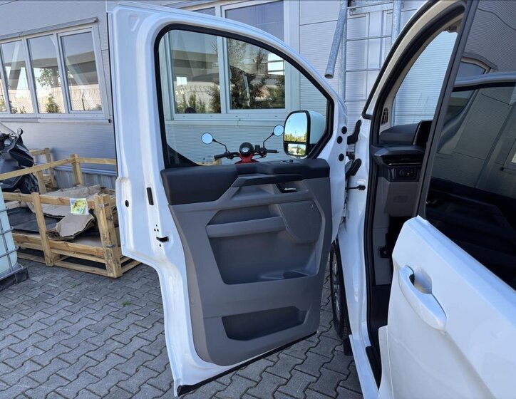 Ford Tourneo Custom Kombi 2,0 l 110 kw
