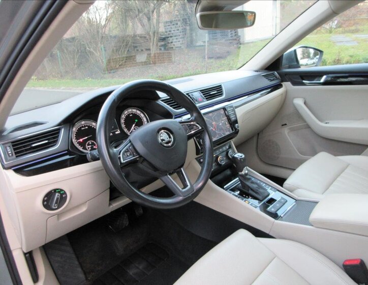Škoda Superb 12