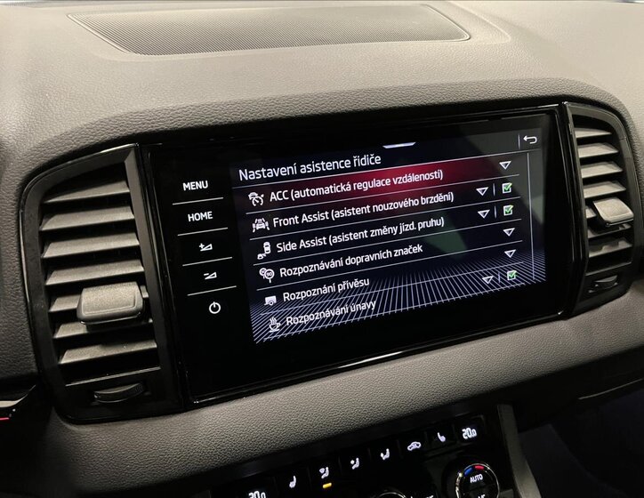 Škoda Karoq SUV 2,0 l 140 kw