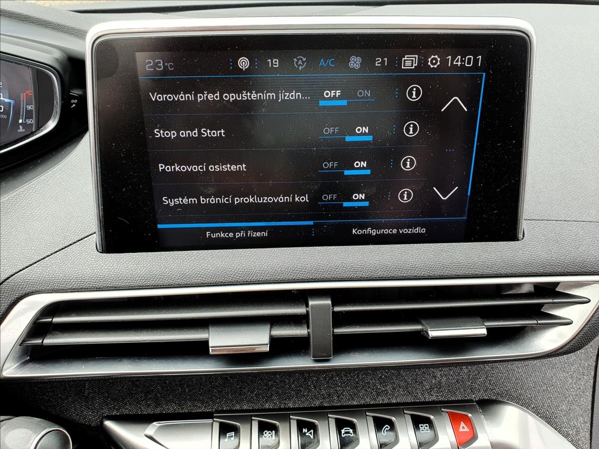 Peugeot 5008 SUV / Terénní 1,5 l 96 kw