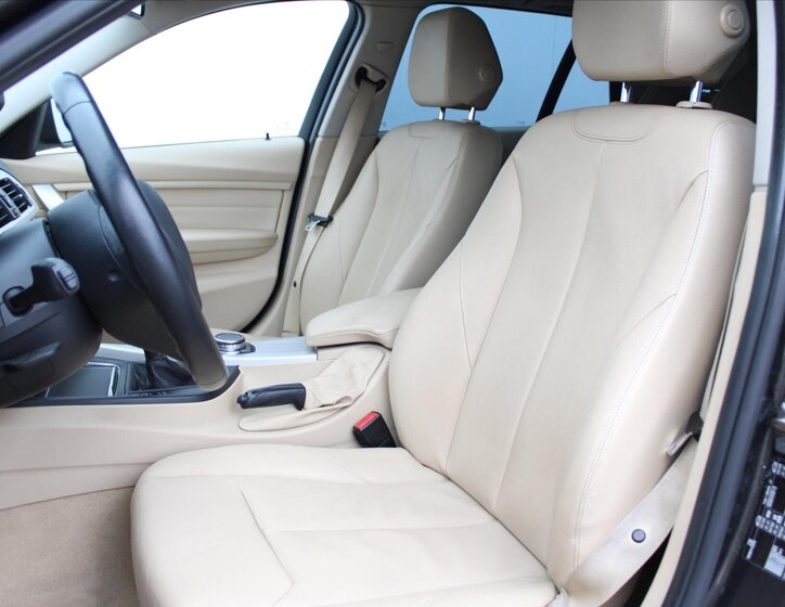 BMW Řada 3 Kombi 2,0 l 120 kw