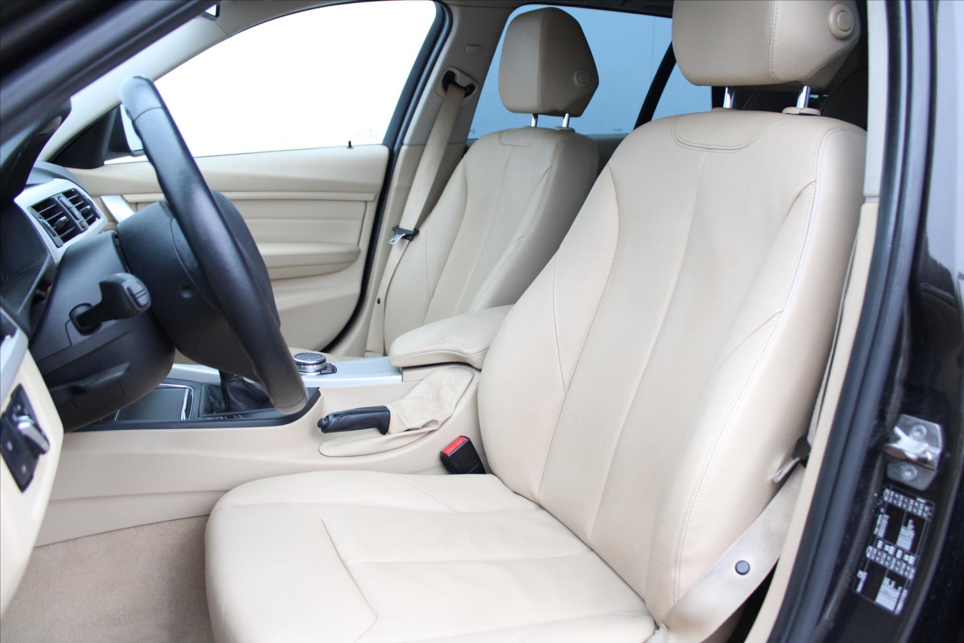 BMW Řada 3 Kombi 2,0 l 120 kw