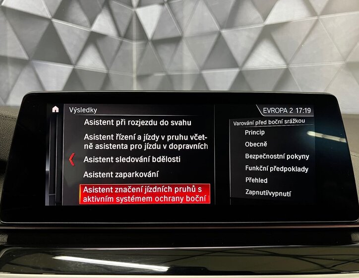 BMW Řada 5 Kombi 3,0 l 195 kw