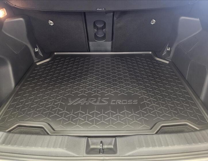 Toyota Yaris Cross 4