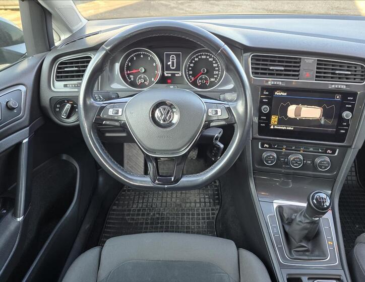 Volkswagen Golf 17