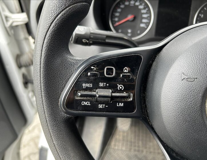 Mercedes-Benz Sprinter 13