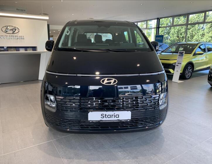 Hyundai Staria 2