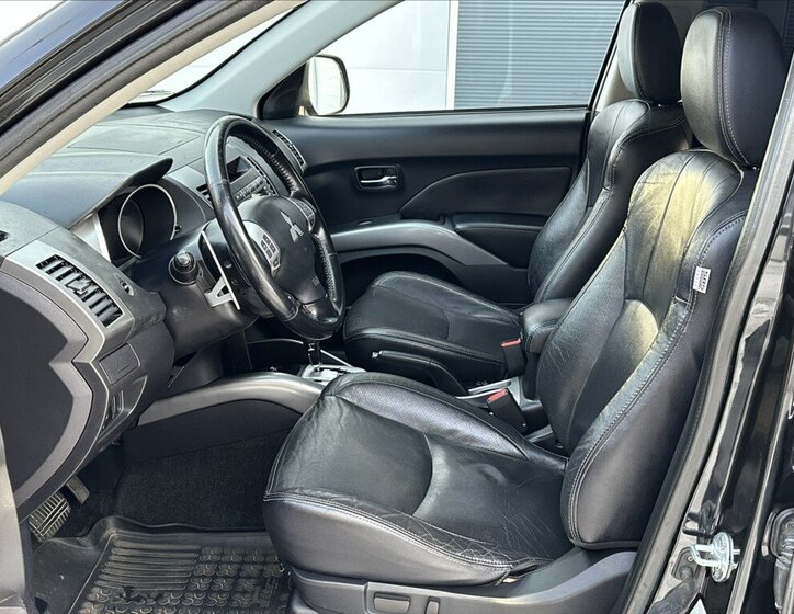 Mitsubishi Outlander 9