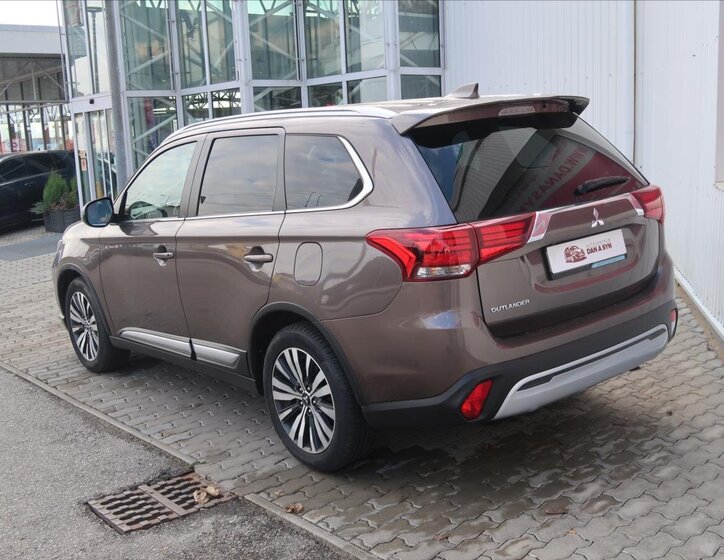 Mitsubishi Outlander Kombi 2,0 l 110 kw