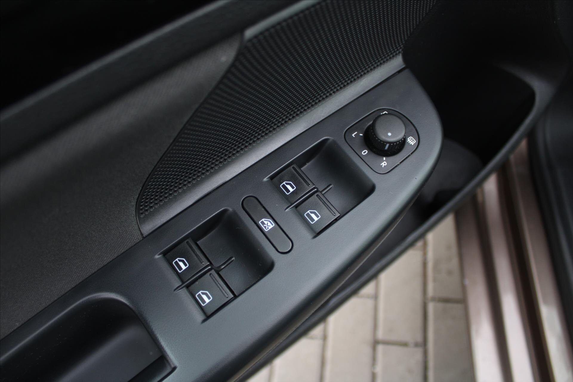 Volkswagen Golf Kombi 1,6 l 77 kw