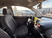 Volkswagen New Beetle 16