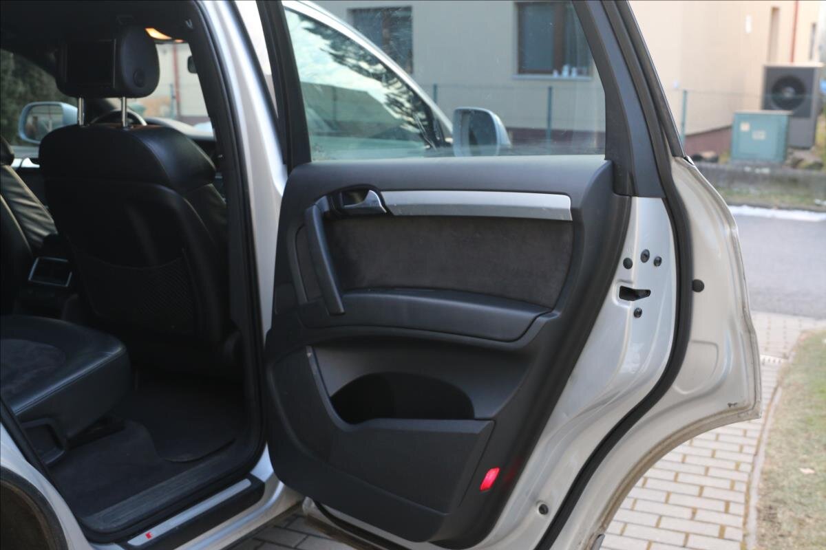 Audi Q7 Kombi 3,0 l 176 kw