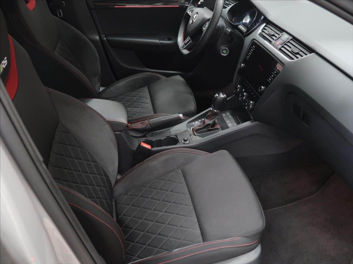 Škoda Octavia Kombi 2,0 l 180 kw